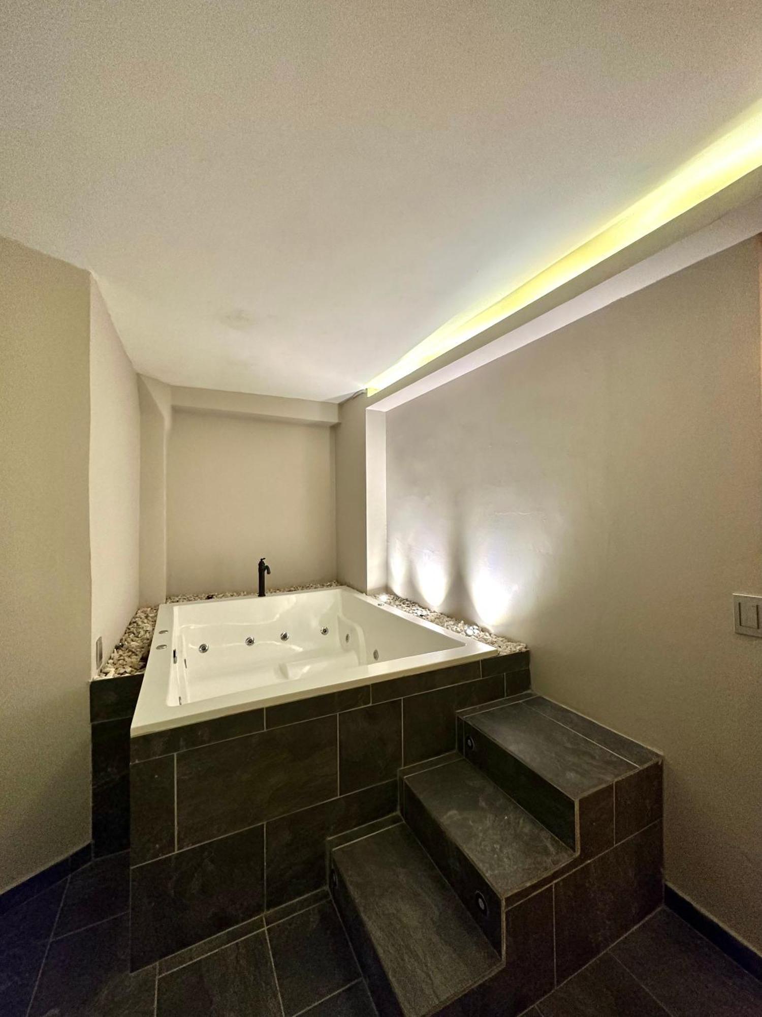 Hotel Bali At Poblado Меделин Екстериор снимка